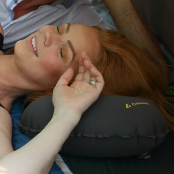 TRAVESSEIRO INFLÁVEL TRAVEL PILLOW CINZA - COGHLANS