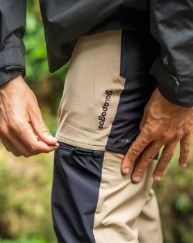 CALÇA TÉCNICA HIKER MASCULINA PRETO E CAQUI - GALÁPAGOS