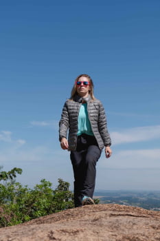 JAQUETA PUFFER DUPLA FACE PLUMA GANSO FEMININO CHUMBO/OFF WHITE - KAILASH