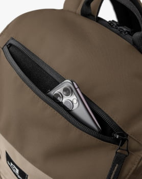 MOCHILA PELICAN 2.0 30L MARROM CARAMELO E CAQUI - GALÁPAGOS
