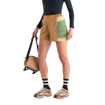 SHORTS RAVEN FEMININO CARAMELO E VERDE - GALAPAGOS SHORTS RAVEN FEMININO CARAMELO E VERDE - GALAPAGOS