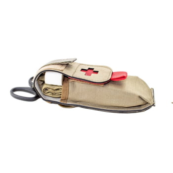 PORTA TORNIQUETE CAT COM PORTA TESOURA MOLLE COYOTE - WARFARE