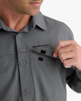CAMISA TÉCNICA DEFENDER UV50+ MASCULINA CHUMBO - GALÁPAGOS