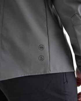 CAMISA TÉCNICA DEFENDER UV50+ MASCULINA CHUMBO - GALÁPAGOS